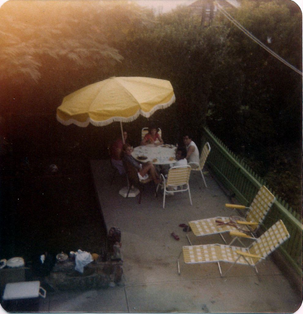 patio_party_02.jpg (large)