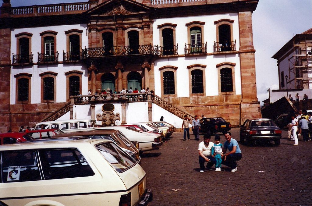 Ricardo, Helton Knuth and Dudu in the Ouro Preto Parking lot