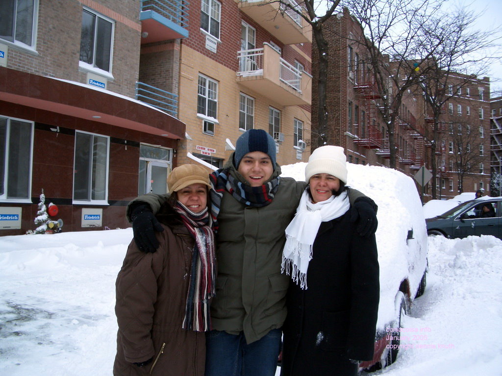 Heloisa Raphael and Helenice in New York snow