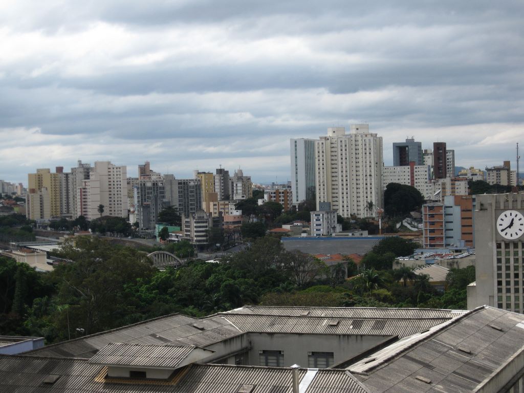 Looking out Janines apartment onto Belo Horizonte