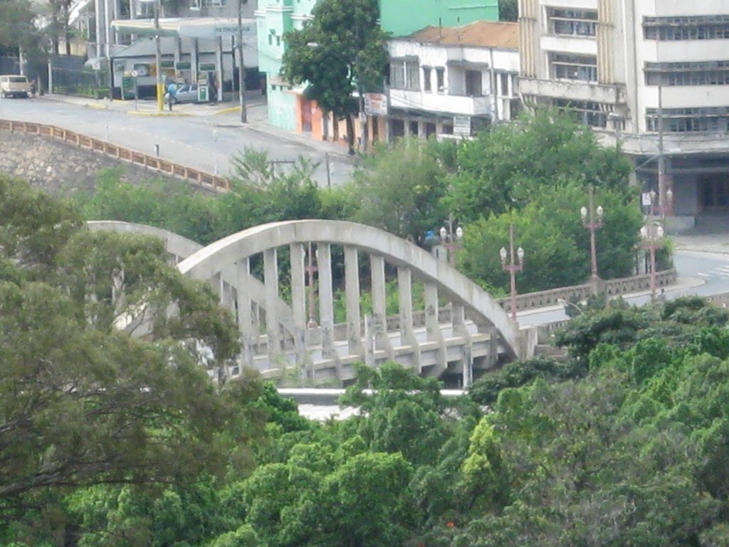 Belo Horizonte bridge across the canal