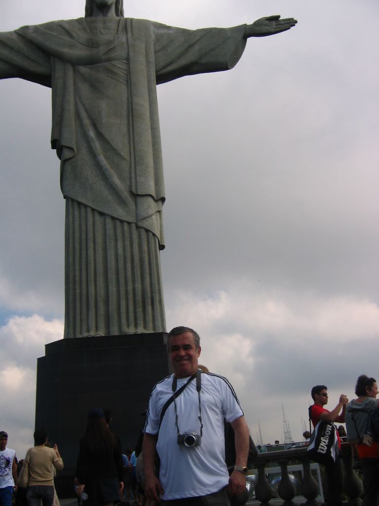 Helton at the Christ Statue in July 2009