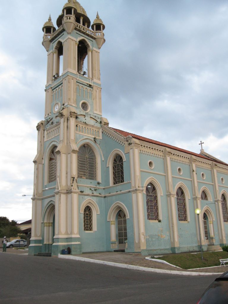 The largest Oliviera Church faces the village square