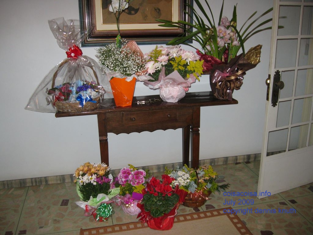 Flower arrangement at Vicentina's home