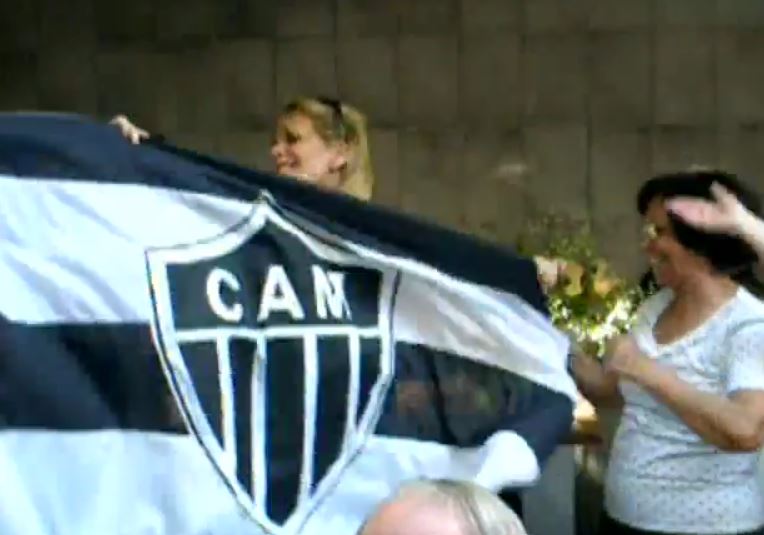 Video of Family Cheering for Galo and Cruziero