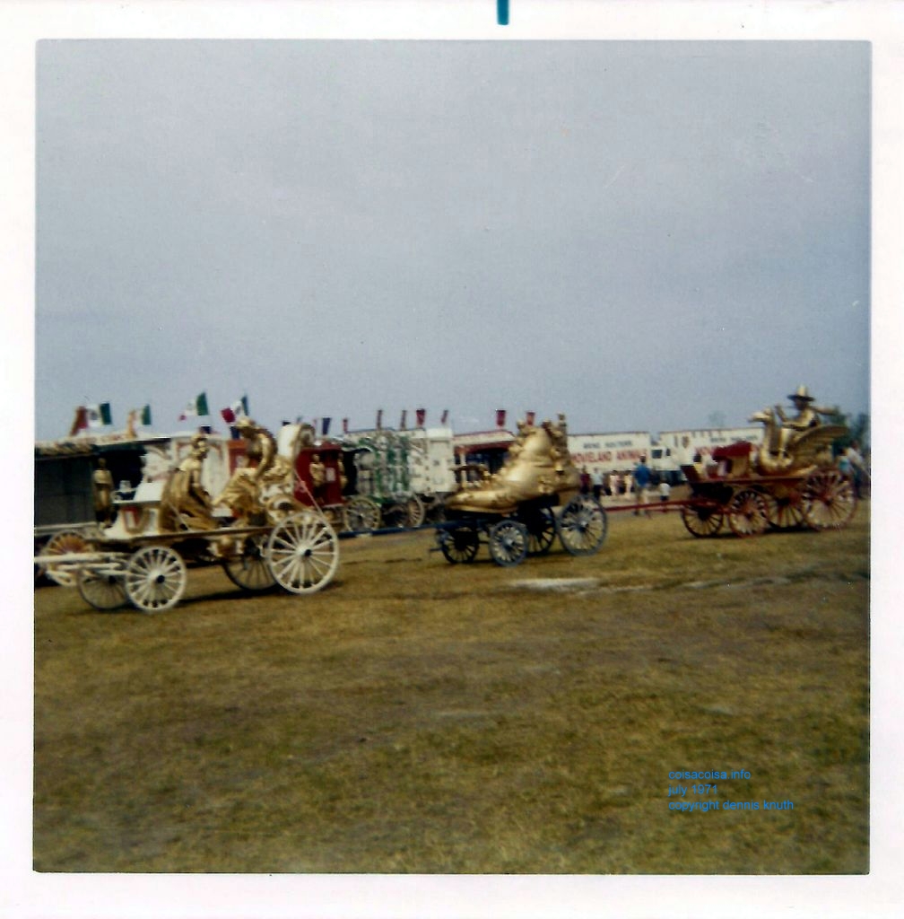High button shoe circus Wagon in gold leaf
