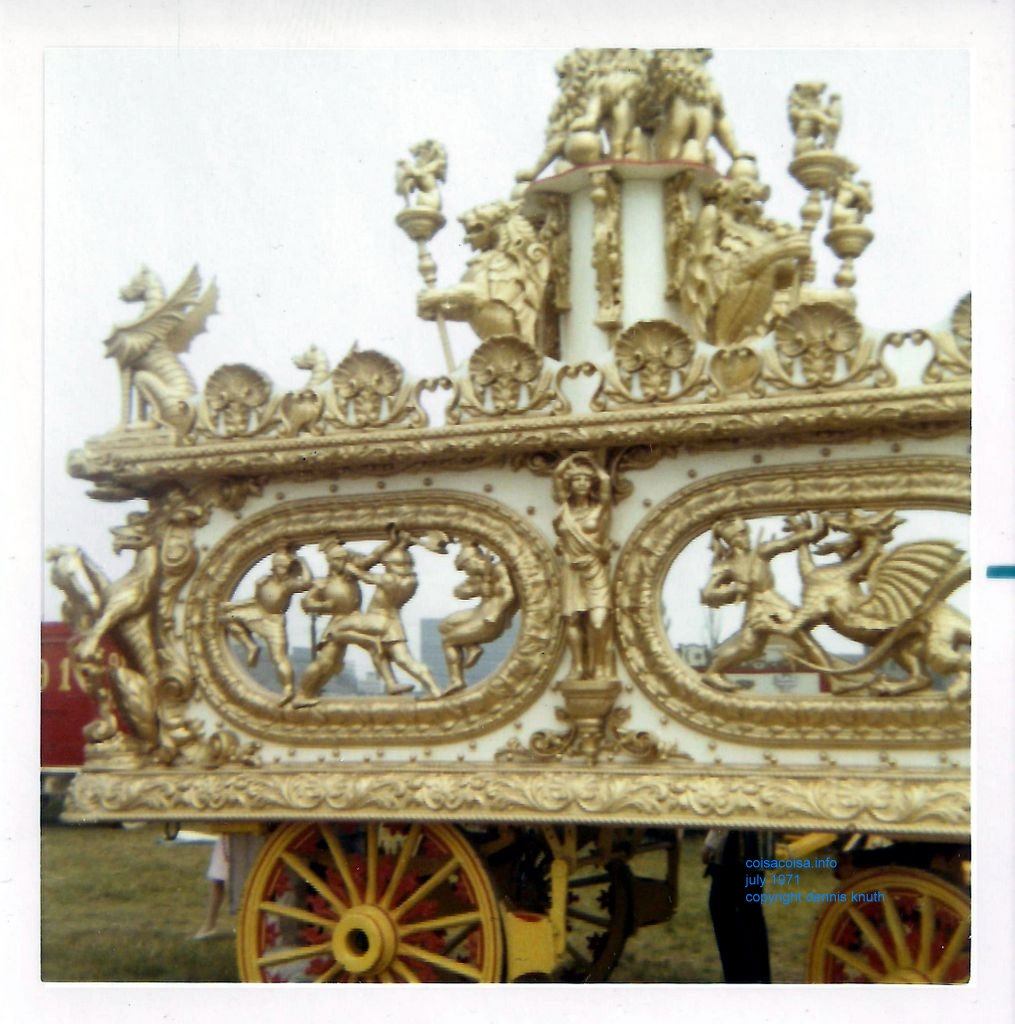 Old Milwaukee Circus Days circus Wagon in Gold Leaf