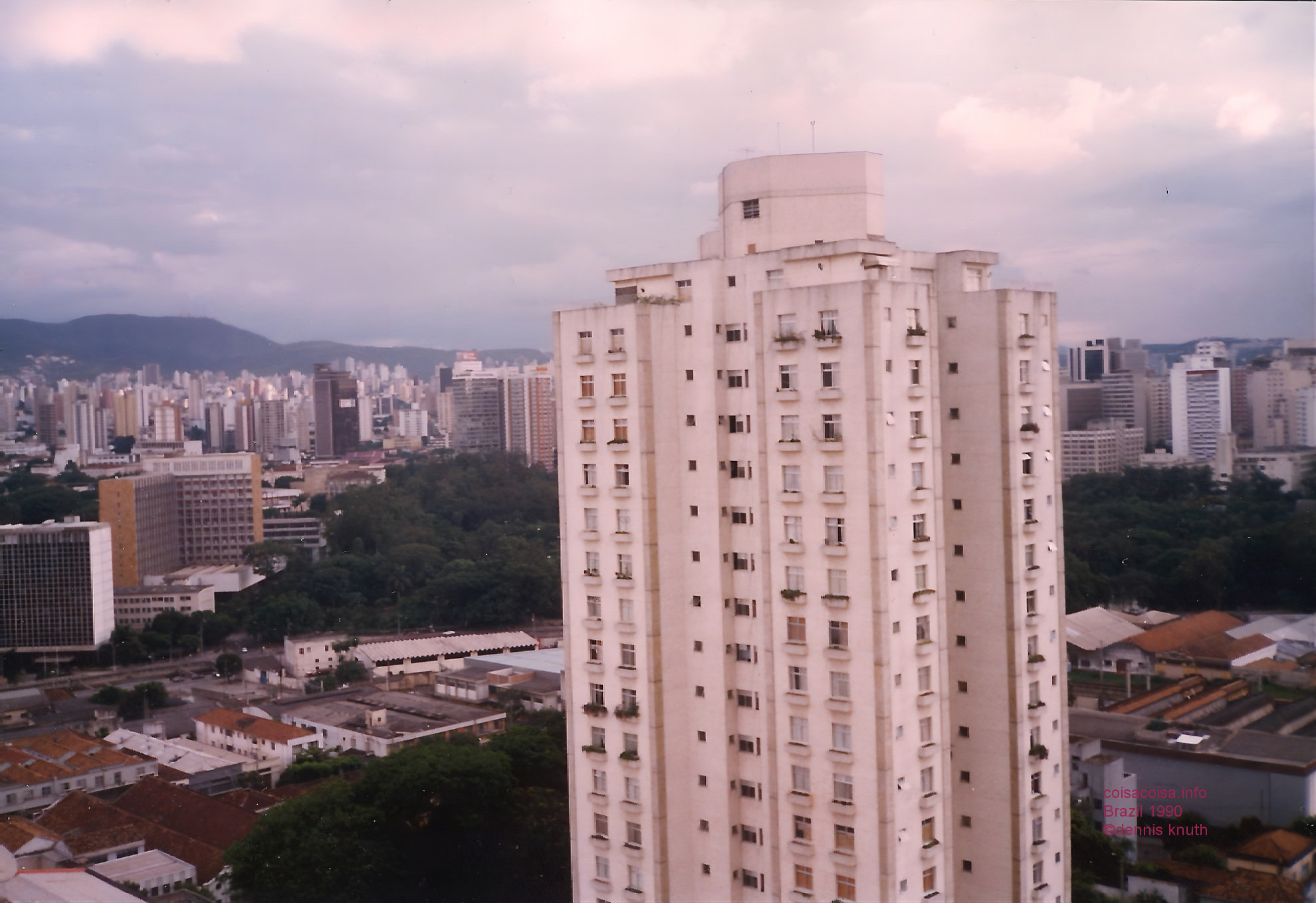 1990_01_belo_street_from_sebastians_01.jpg (large)