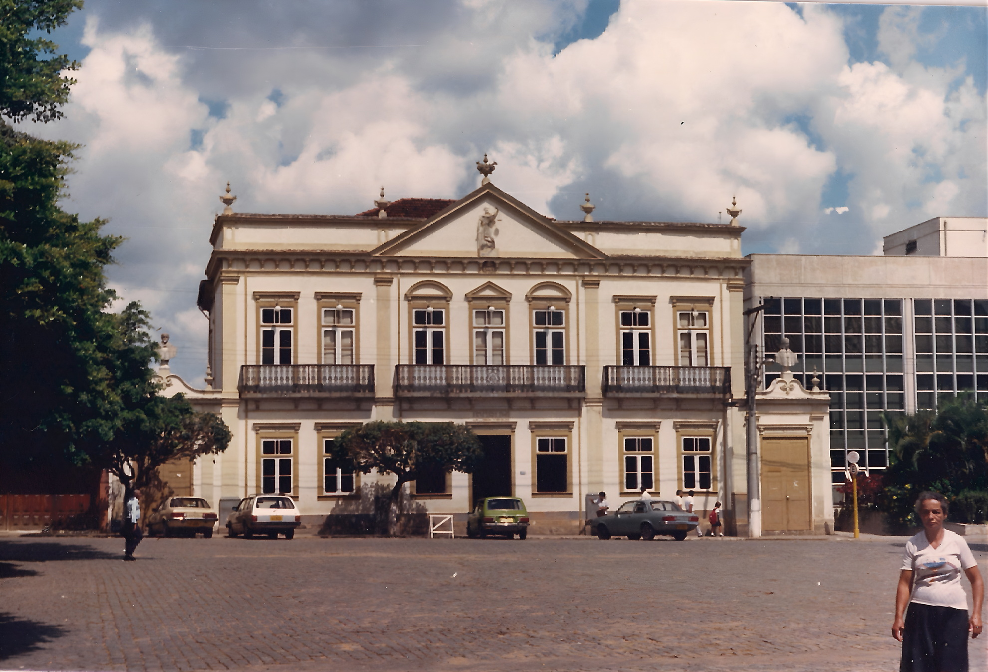palace_in_belo_2.jpg (large)