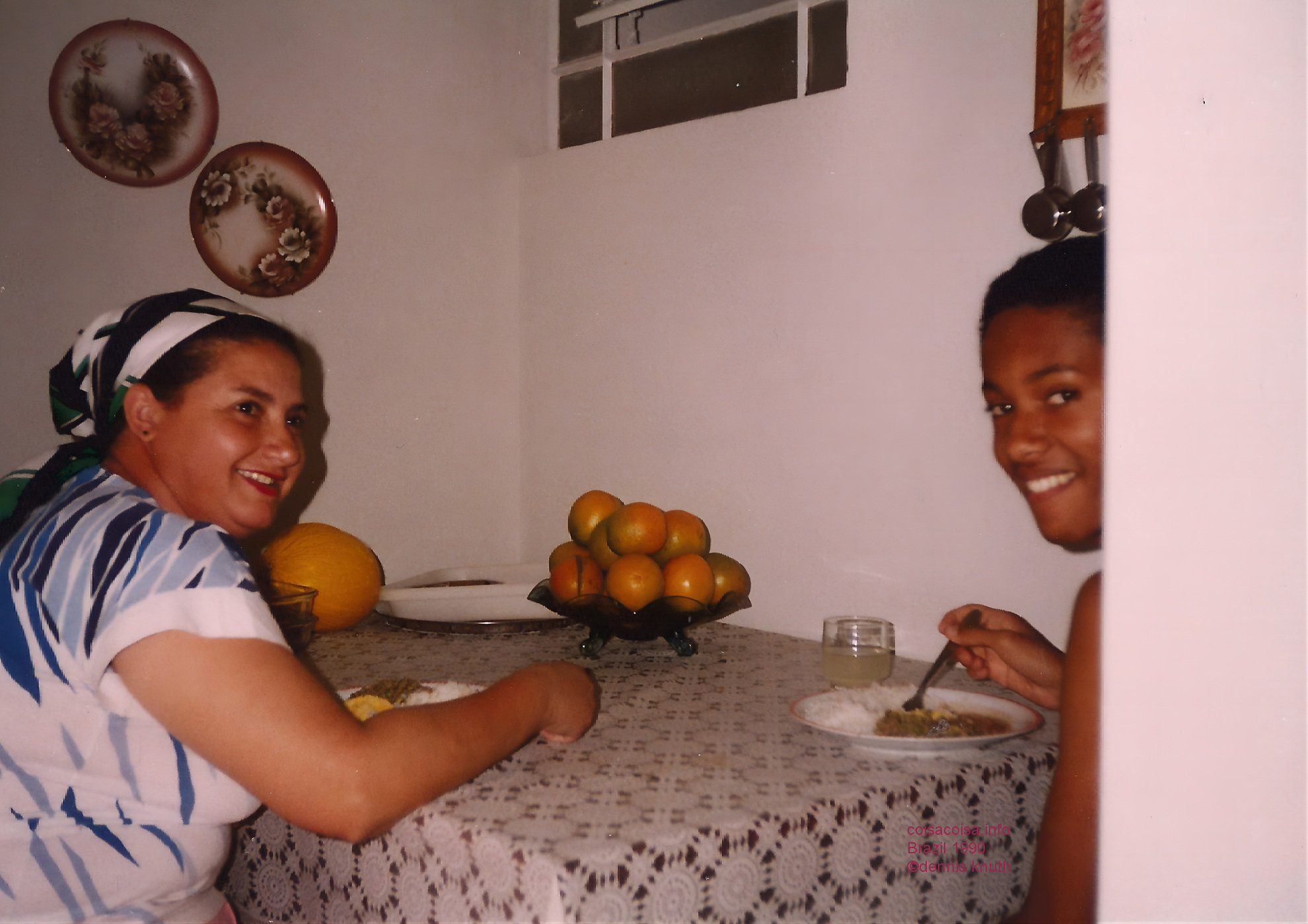1990_01_belo_alex_and_the_help_01_2.jpg (large)