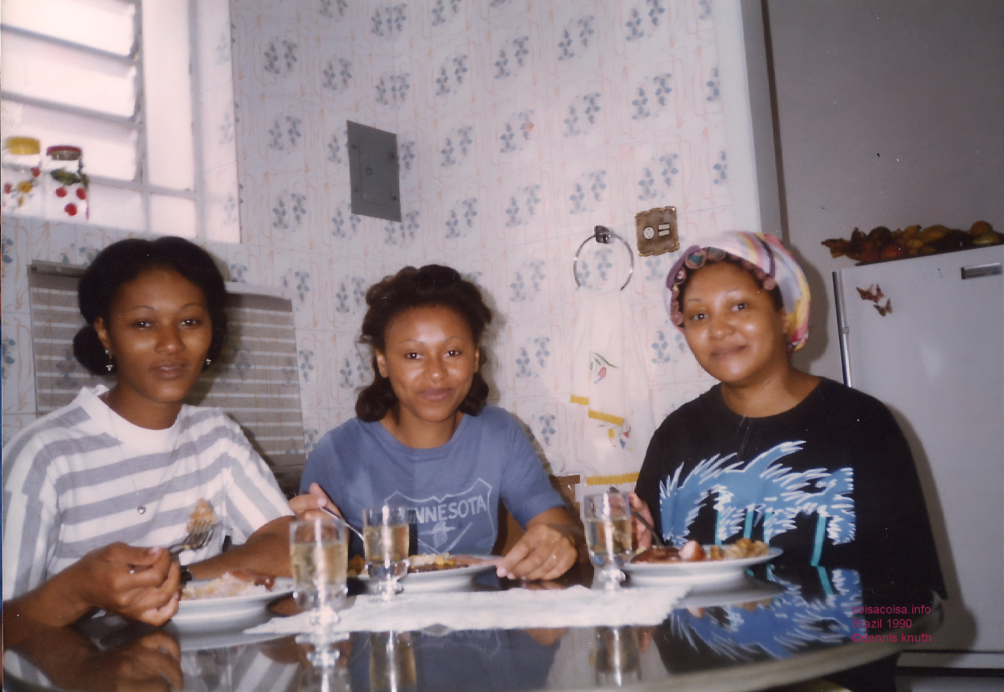 1990_01_belo_the_help_3_at_table_2.jpg (large)