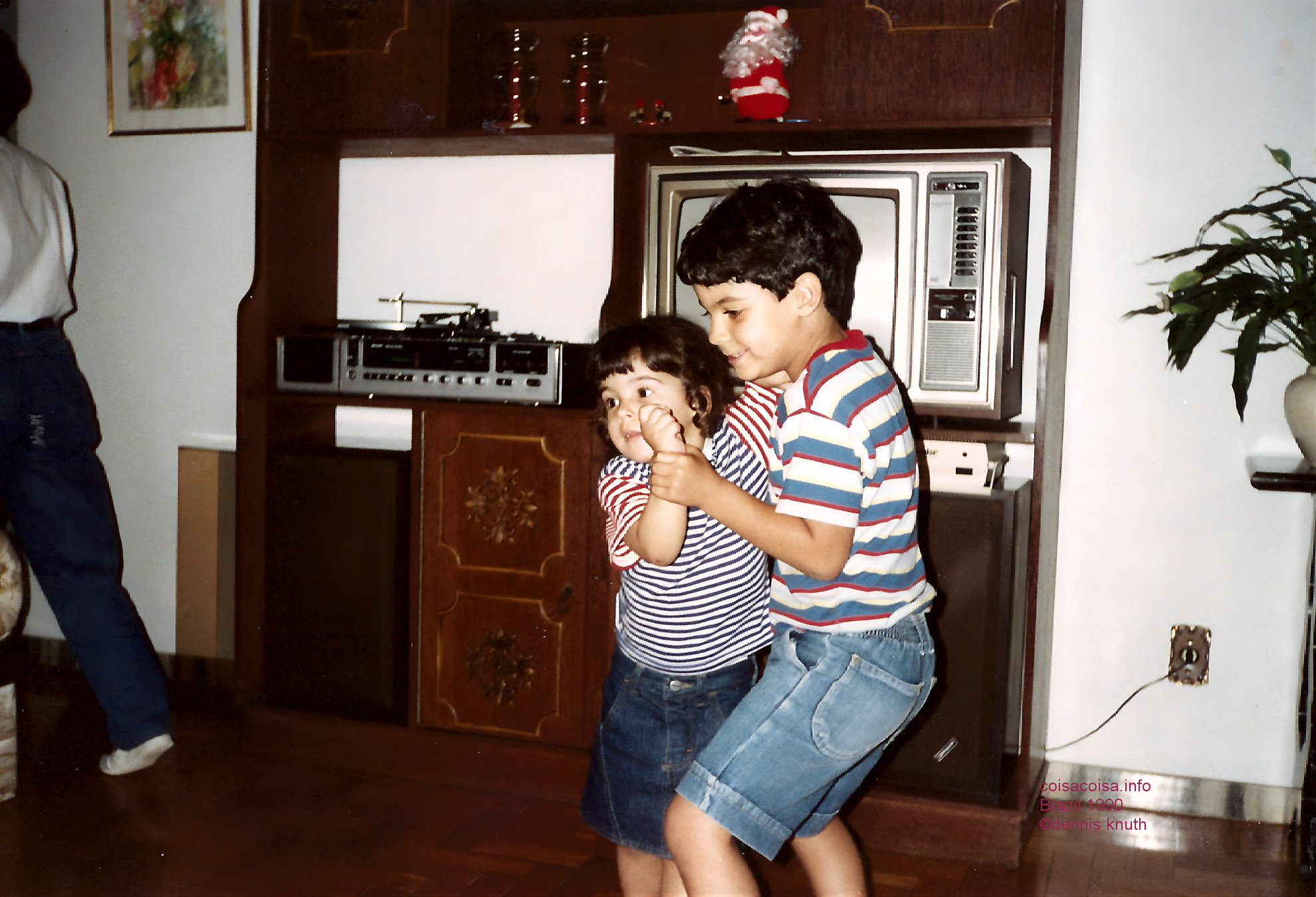 1990_01_belo_vivianne_dances_w_dudu_01_2.jpg (large)