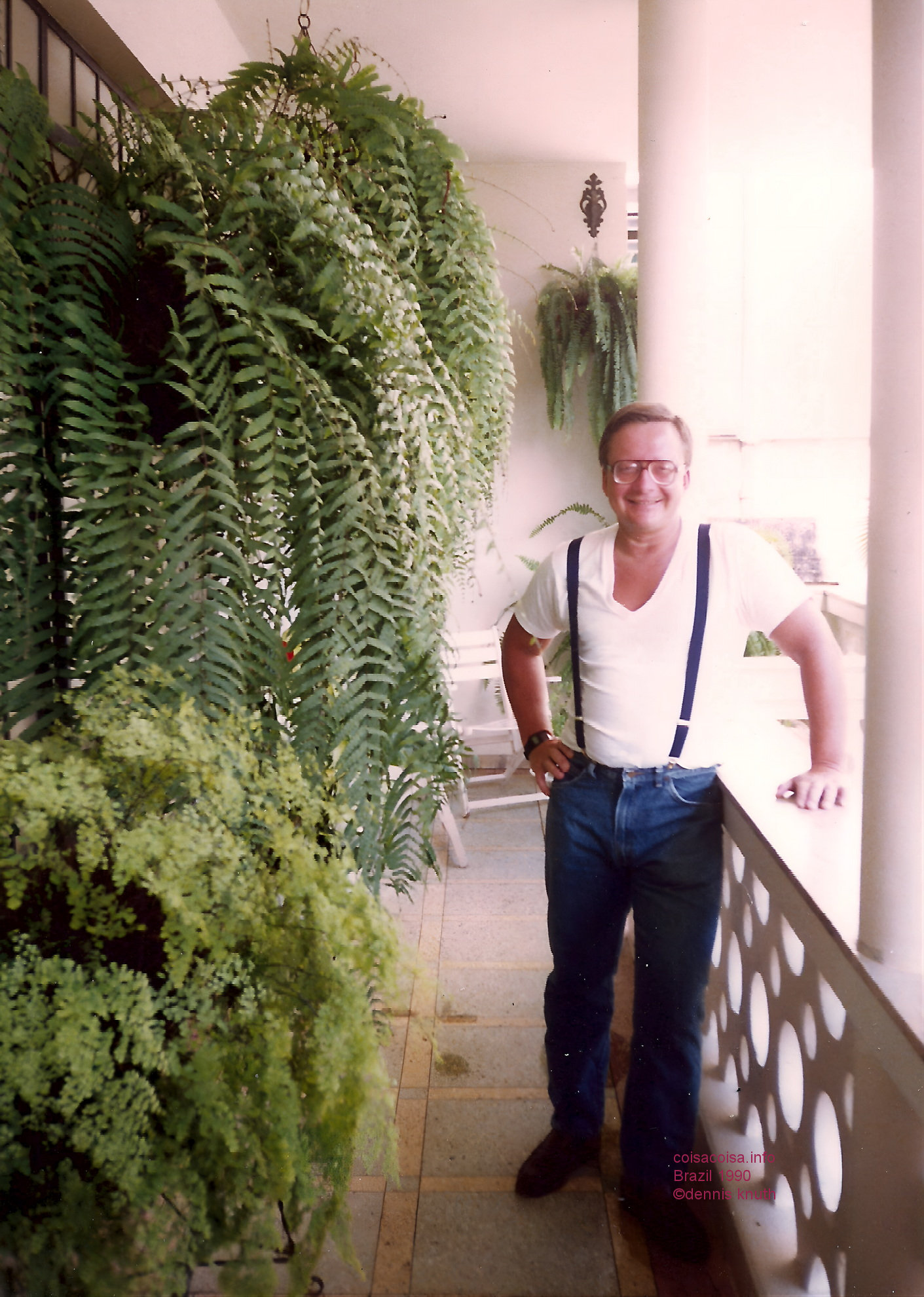 1990_01_belo_porch_dennis_01_2.jpg (large)