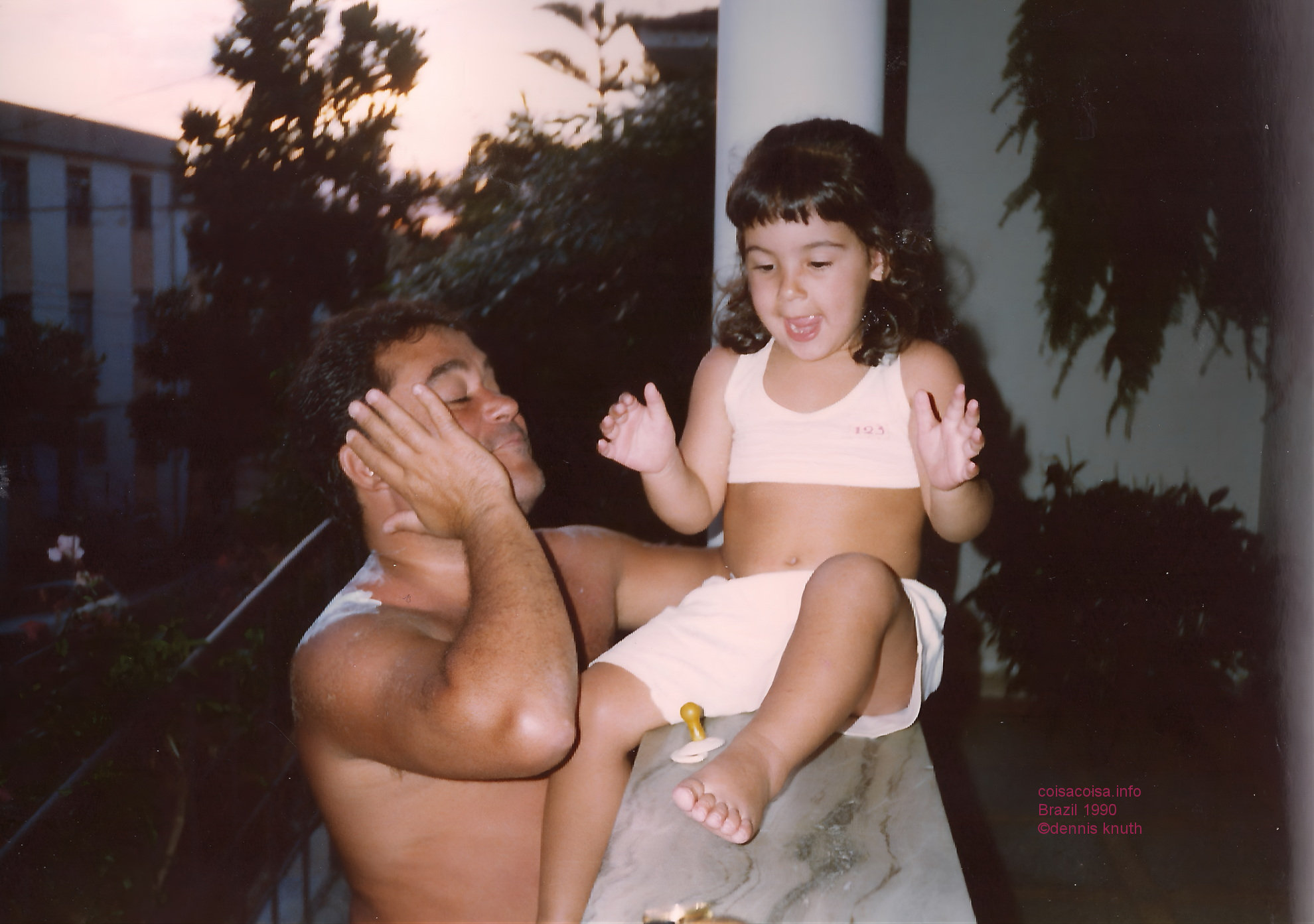 1990_01_belo_porch_helton_viv_01_2.jpg (large)