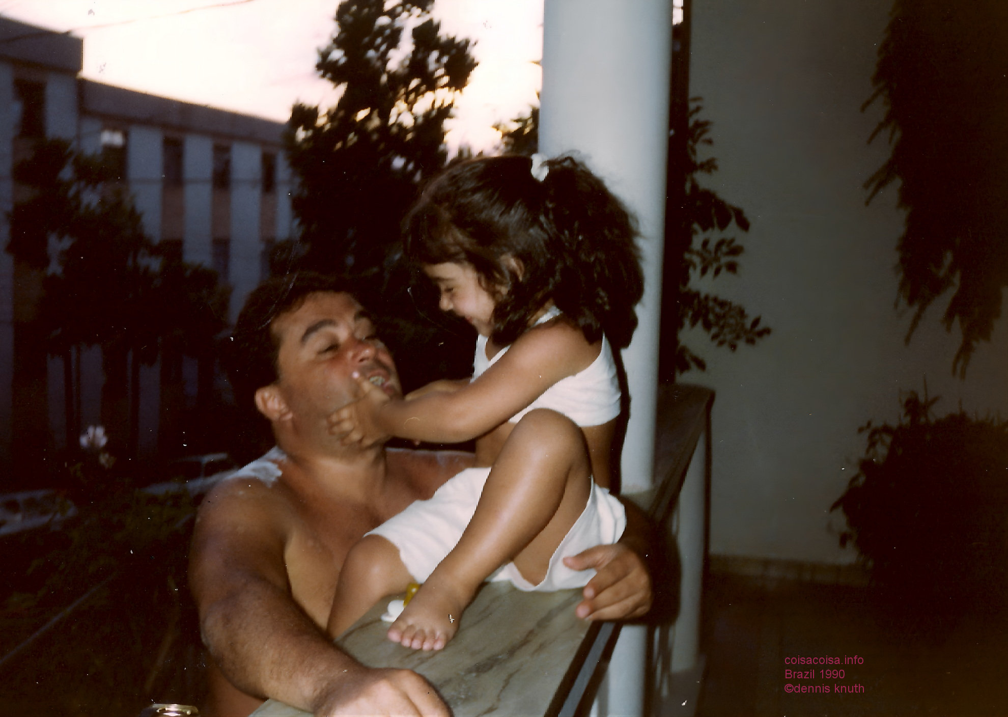 1990_01_belo_porch_helton_viv_02_2.jpg (large)