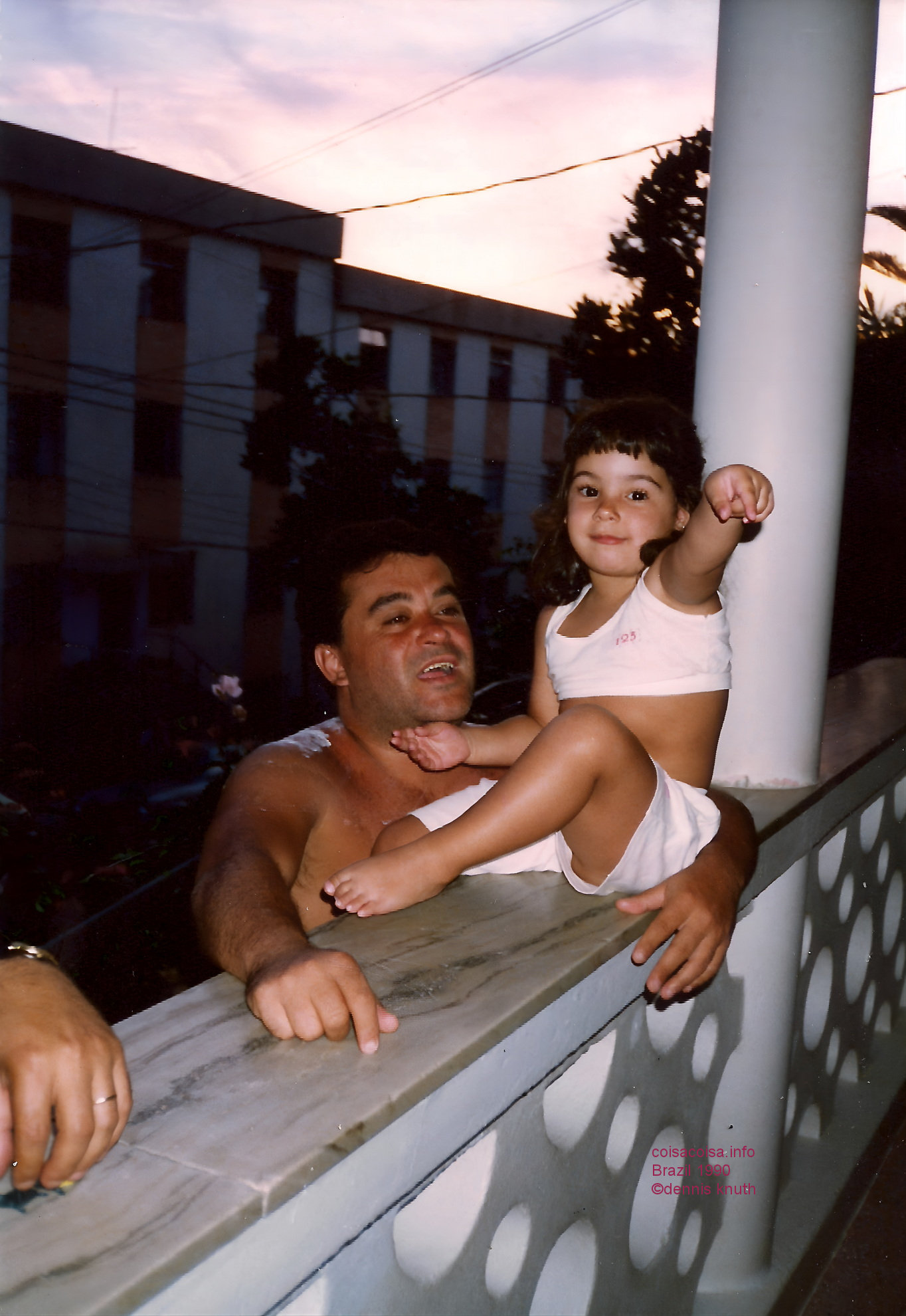 1990_01_belo_porch_helton_viv_03_2.jpg (large)