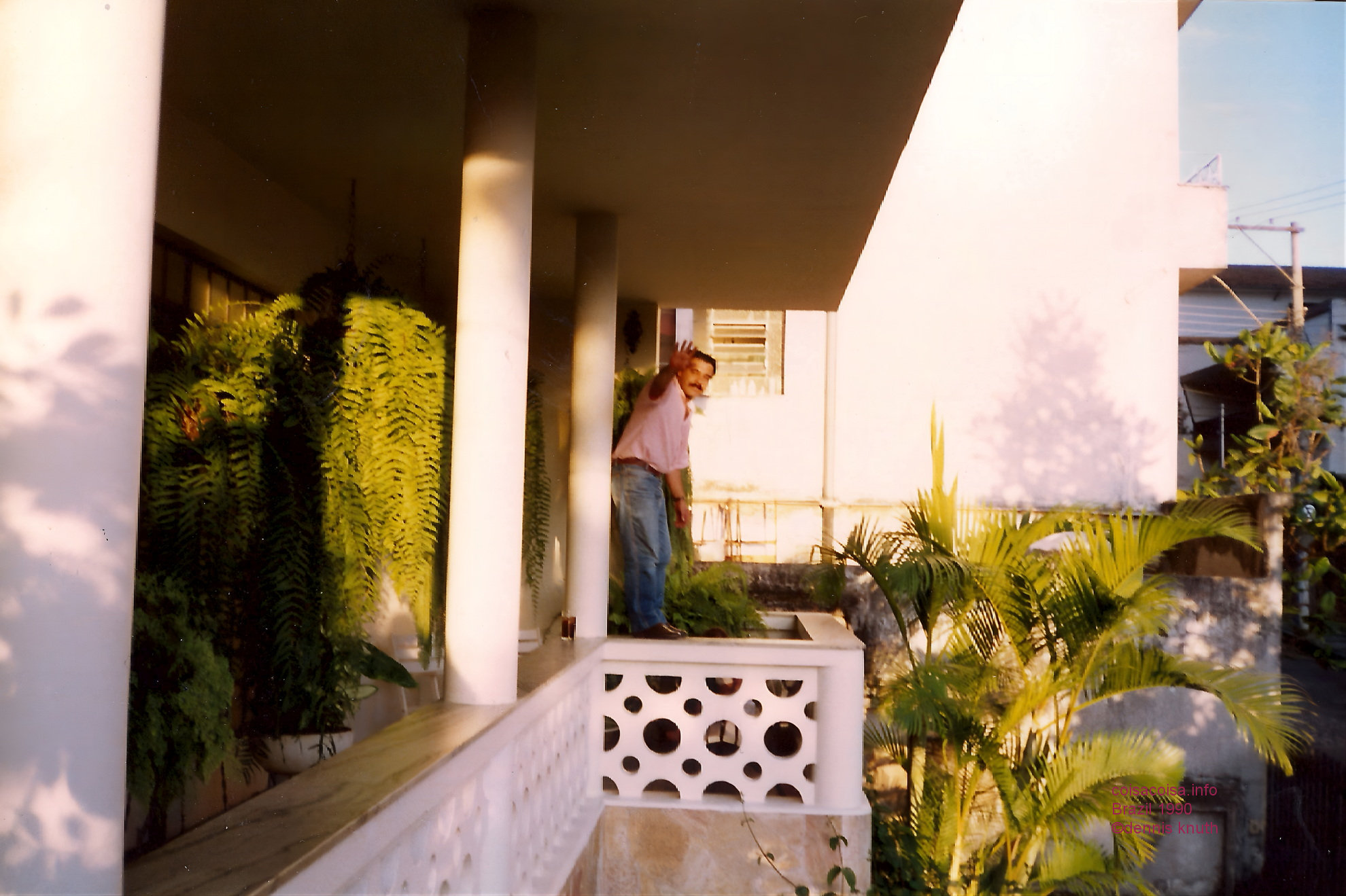 1990_01_belo_porch_helvio_02_2.jpg (large)