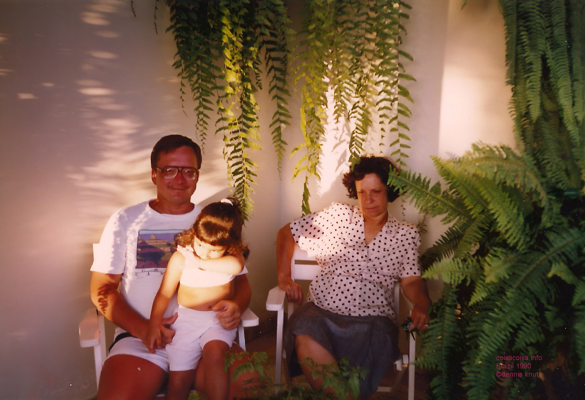 1990_01_belo_porch_vicentina_dennis_viv_03_2.jpg (large)