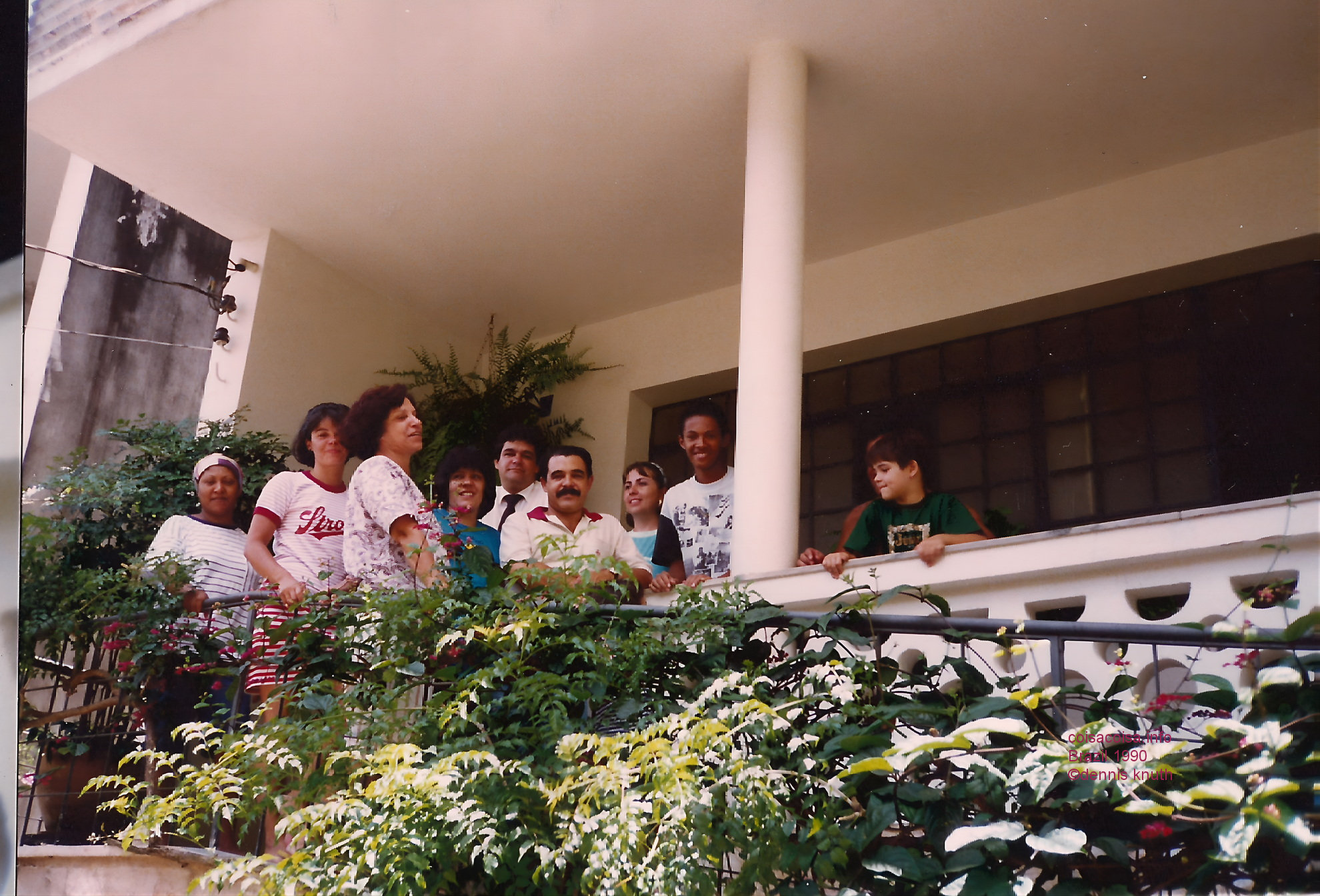 1990_belo_family_on_the_porch_03_2.jpg (large)