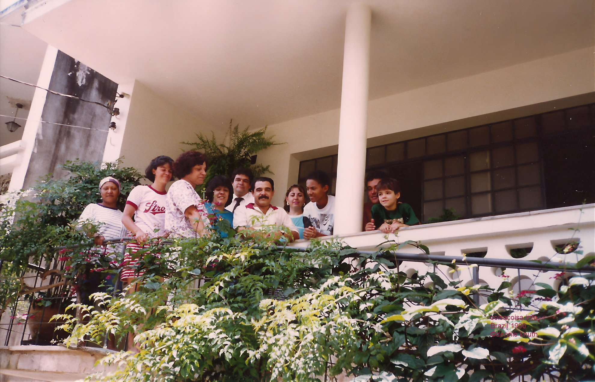 1990_belo_family_on_the_porch_05_2.jpg (large)