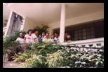 1990_belo_family_on_the_porch_05_2.jpg