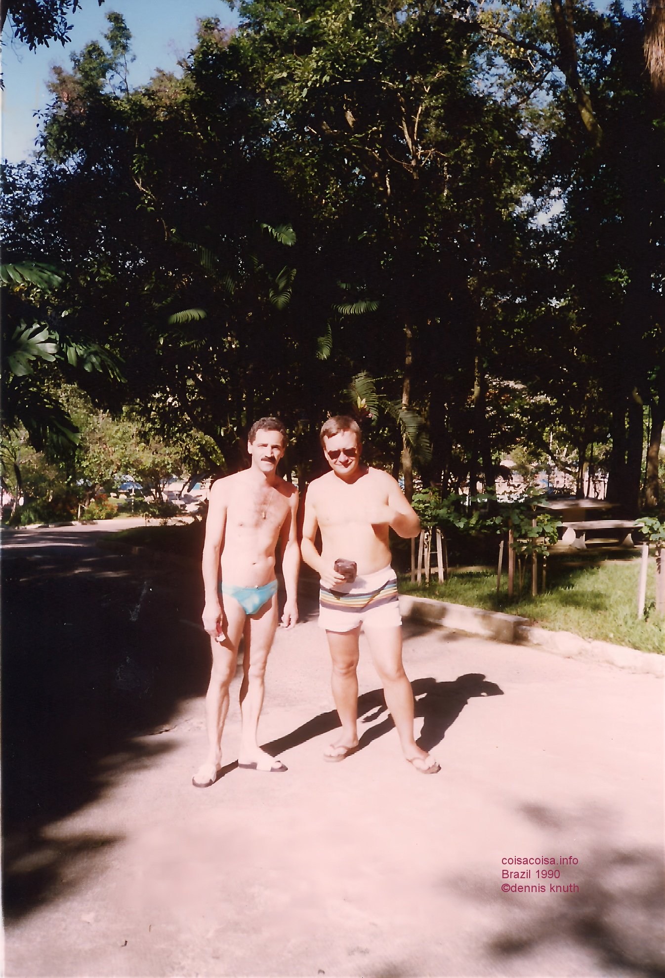 1990_01_belo_social_club_dennis_tarcisio_ricardo_bro_in_law_01_2.jpg (large)