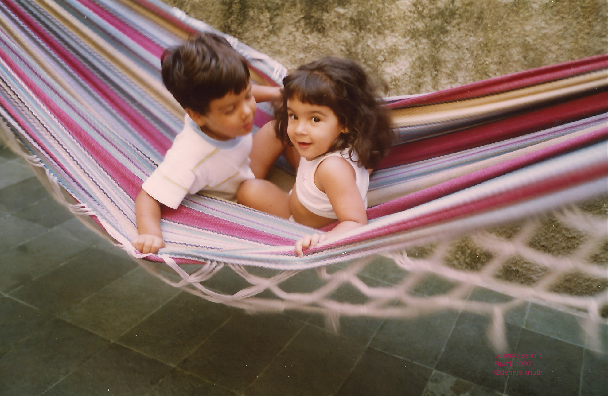 1990_01_belo_swim_viv_guigui_hammock_2.jpg (large)