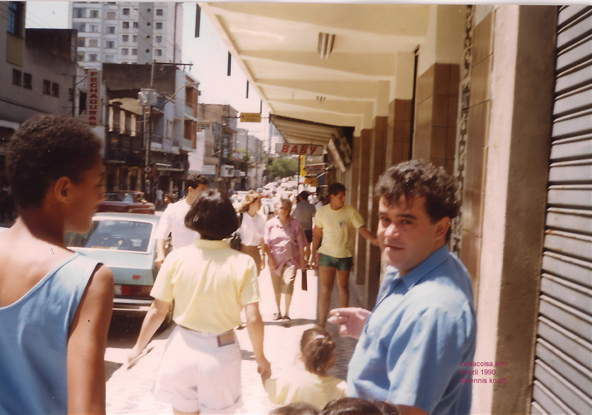 1990_belo_christamas_shopping_on_the_street_2.jpg (large)