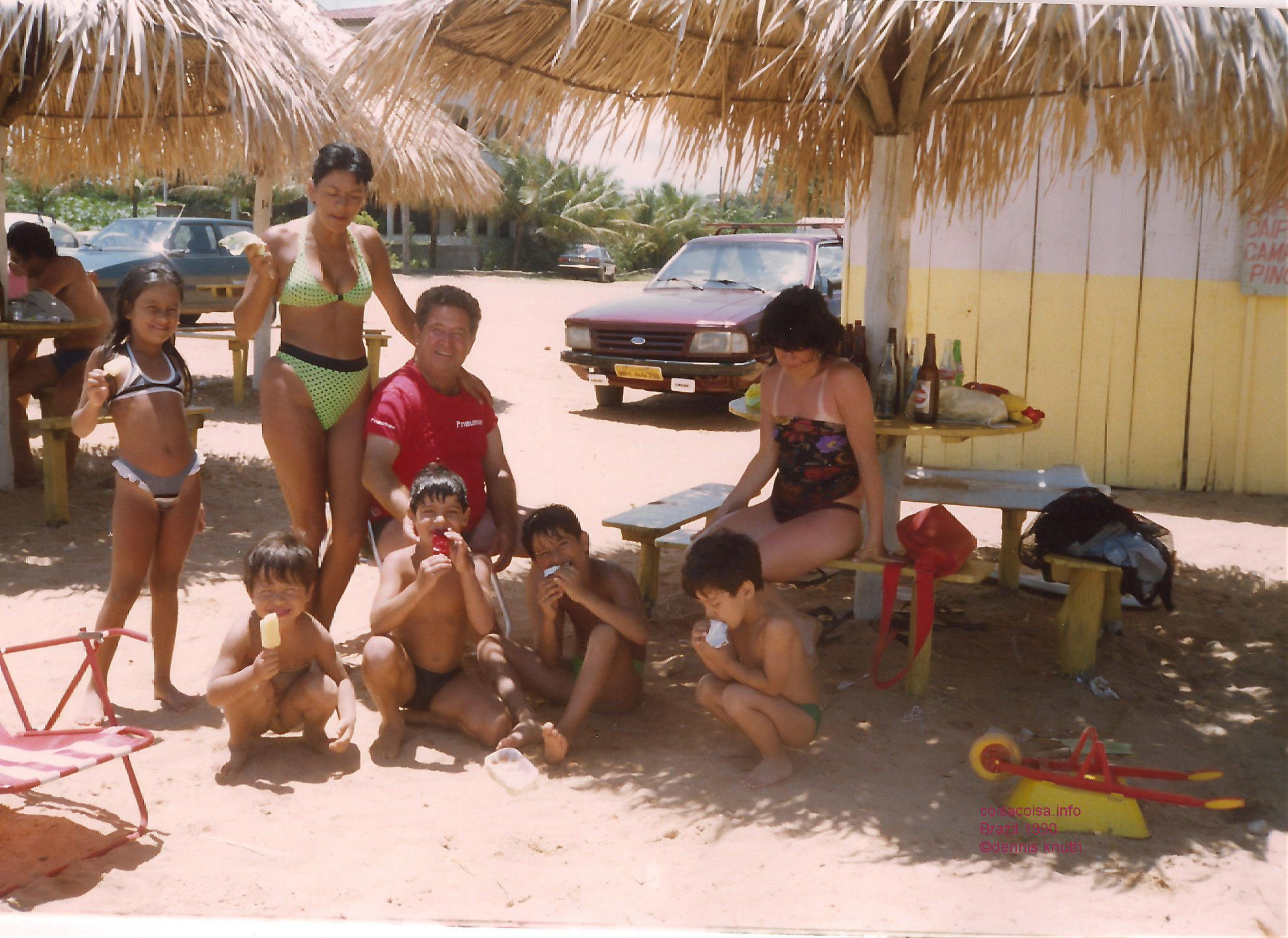 1990_01_castelhanos_helenice_and_jane_family_01_2.jpg (large)