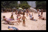 1990_01_guarapari_beach_dennis_helenice_01.jpg