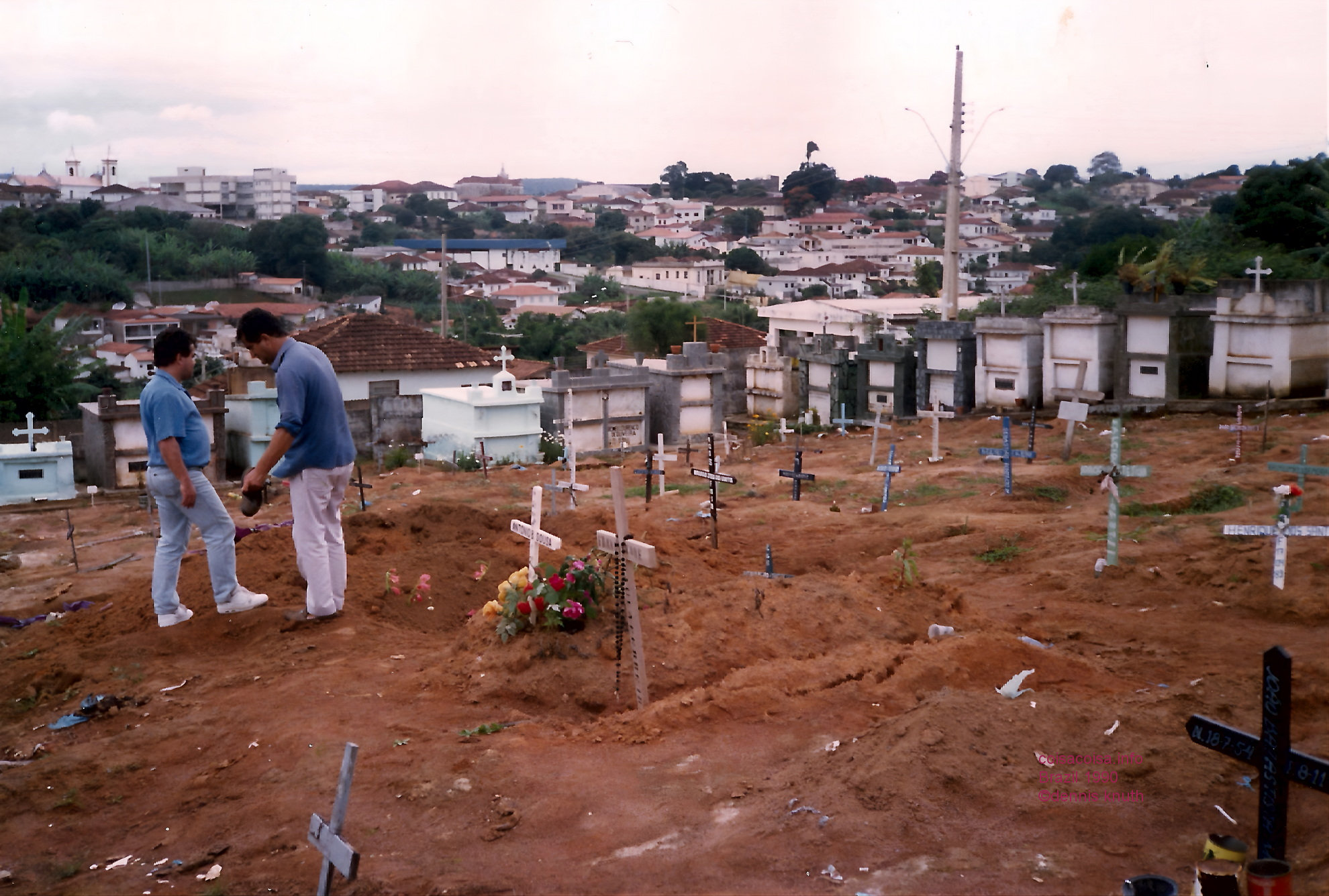 1990_01_oliviera_cemetery_01_2.jpg (large)