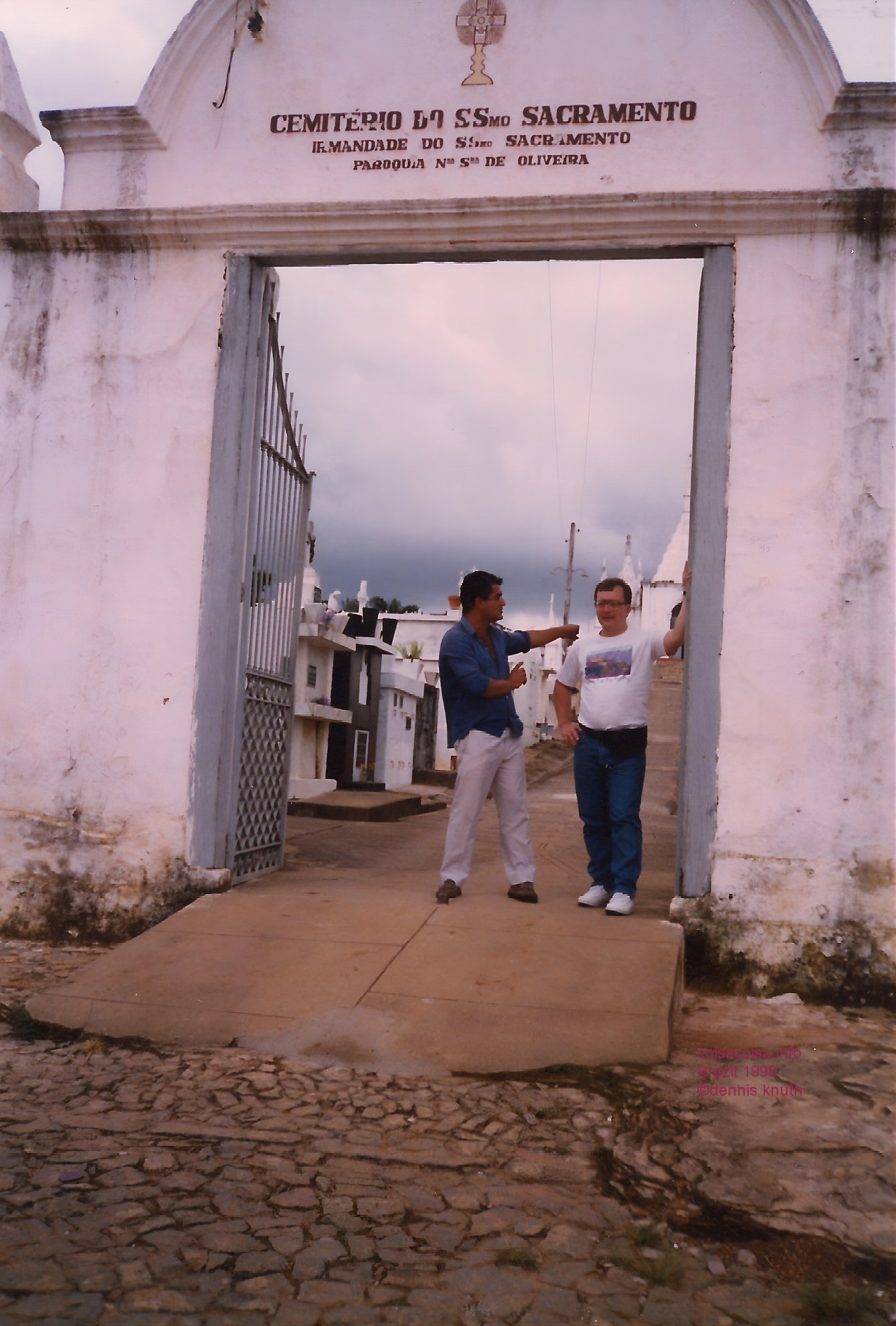 1990_01_oliviera_cemetery_dennis_jao_bosco_2.jpg (large)