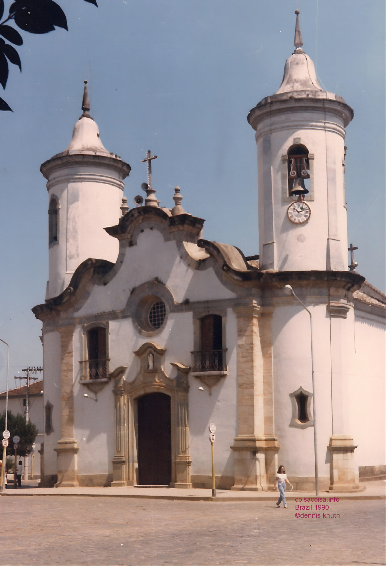 1990_01_oliviera_church_on_the_square_01_2.jpg (large)