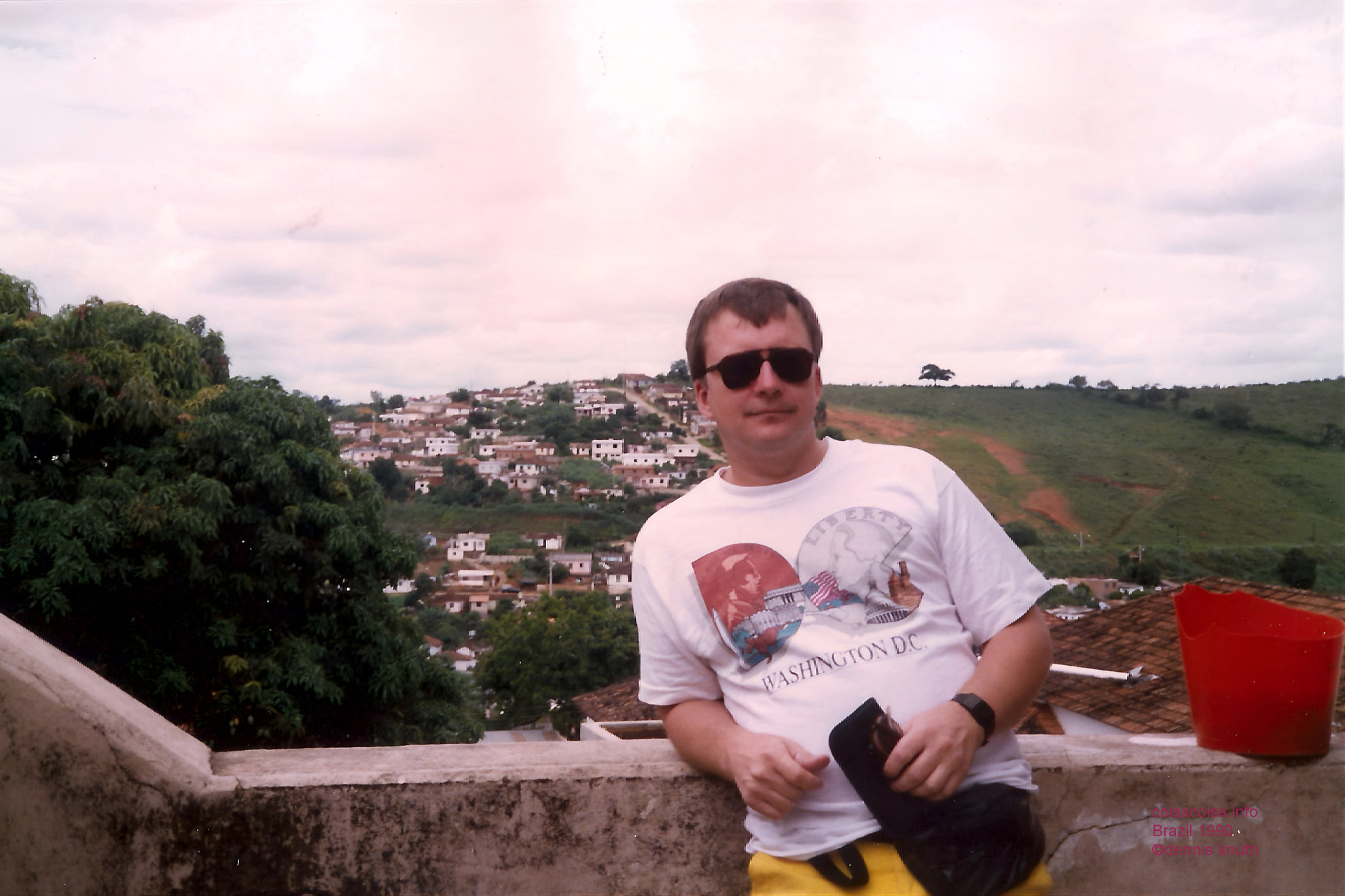 1990_01_oliviera_dennis_view_2.jpg (large)