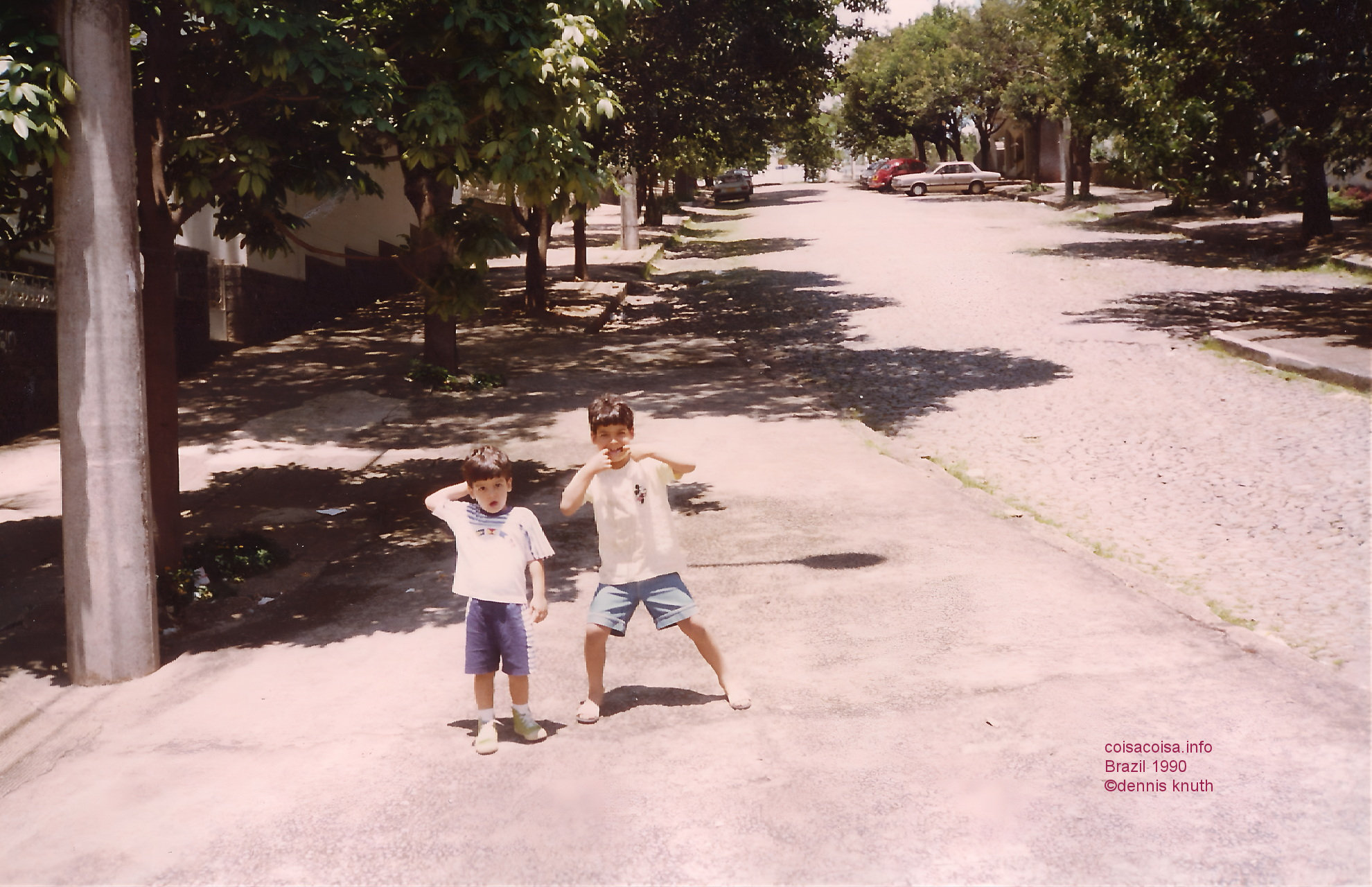 1990_01_oliviera_dudu_guigui_street_01_2.jpg (large)