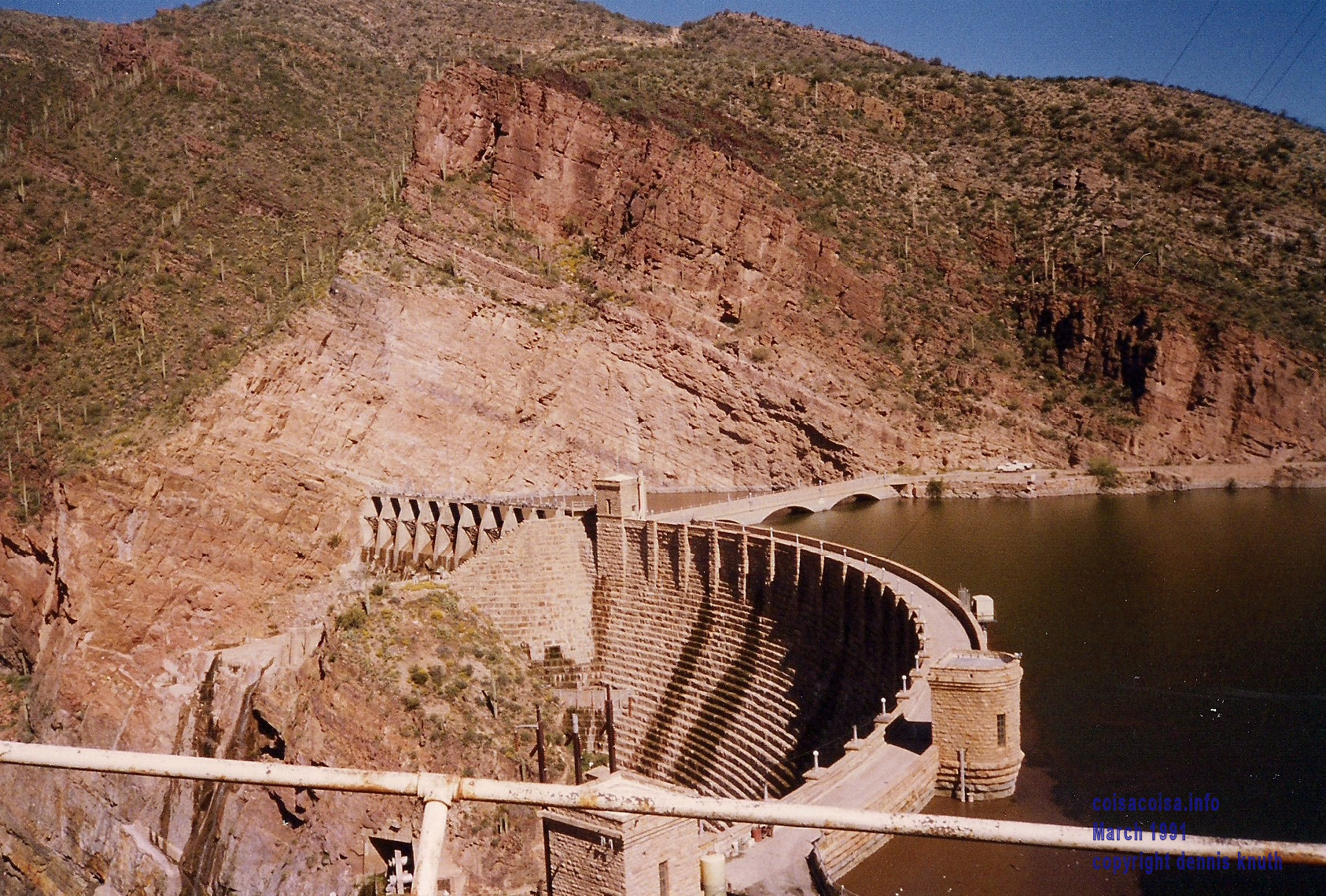 apache_trail_roosevelt_damn.jpg (large)