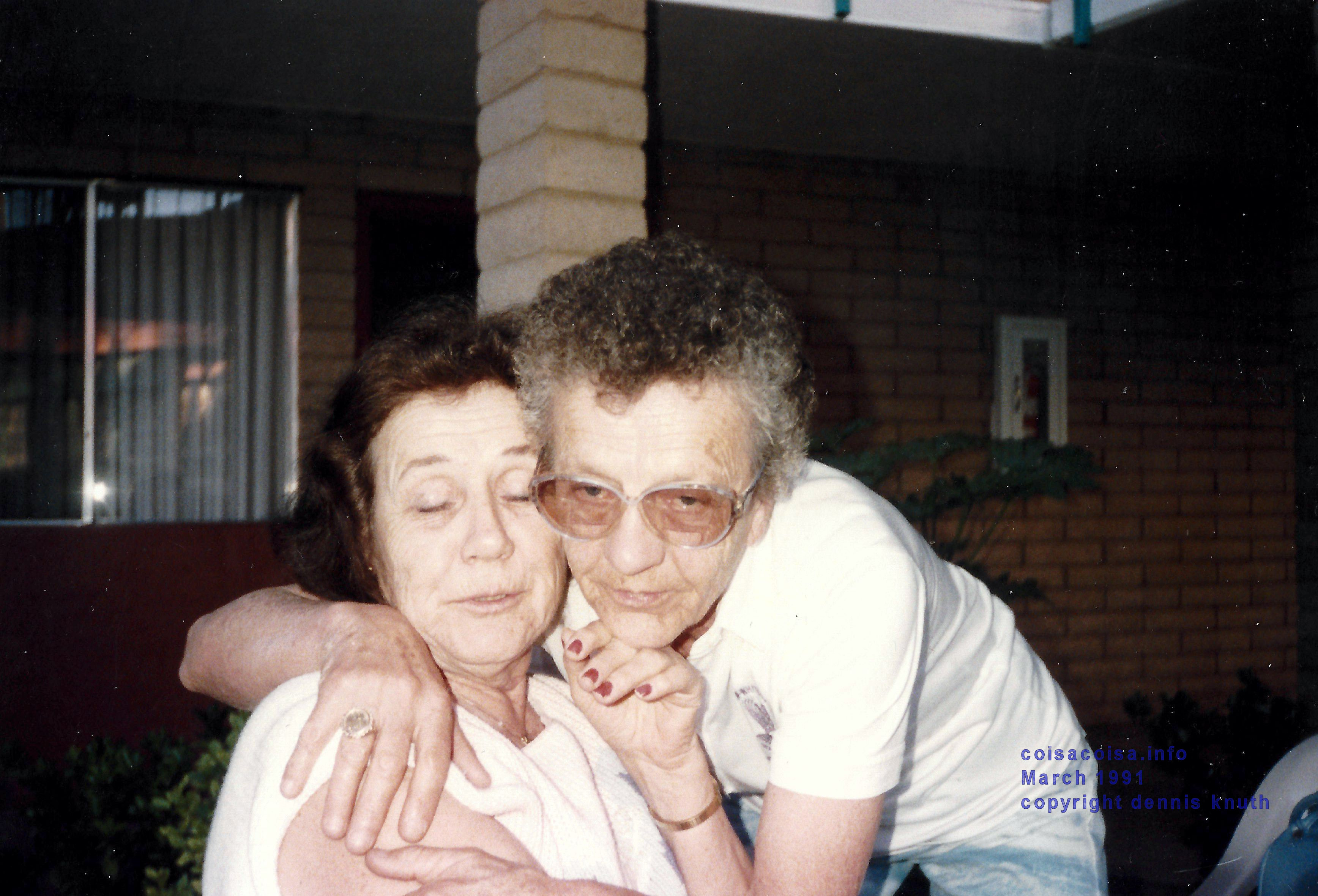 phx_emogene_delores_sister_02.jpg (large)