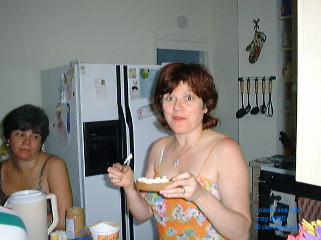 Rose snacks with ice cream