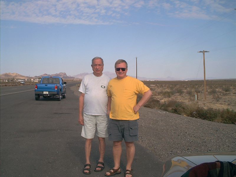 2001_11_10_az_wakieup_helton_mucio_2.jpg (large)