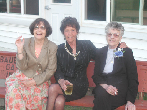 Nice smiles on Elvera, Emogene and Jeanette