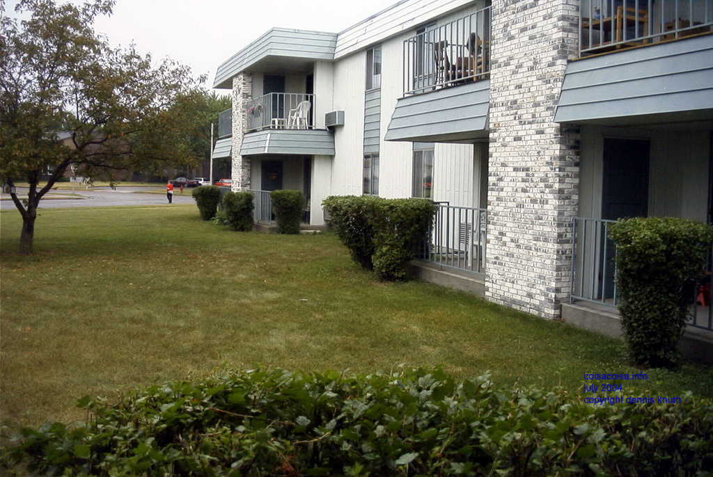 Patios at 1025 W McArthur 