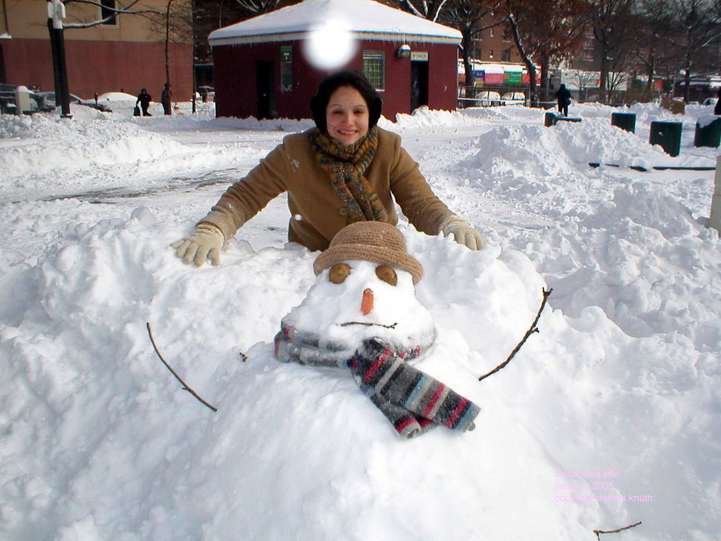 Thaissa and snowman