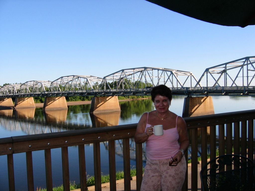 A smail and a cup of coffee at the Corel Restaurant