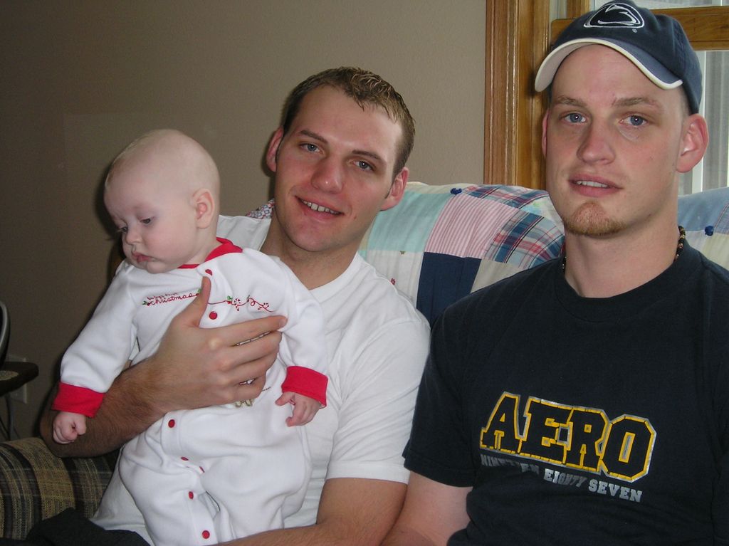 2005_12_24_xmas_jareds_1st_10.jpg (large)