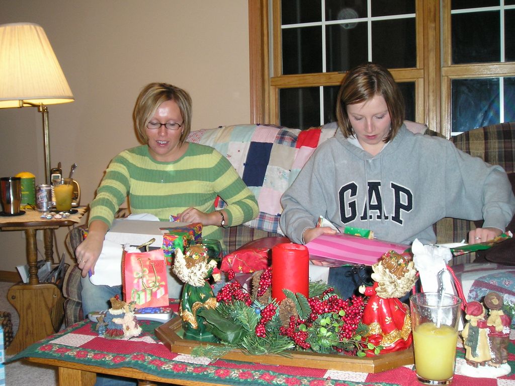 2005_12_24_xmas_jareds_1st_25.jpg (large)