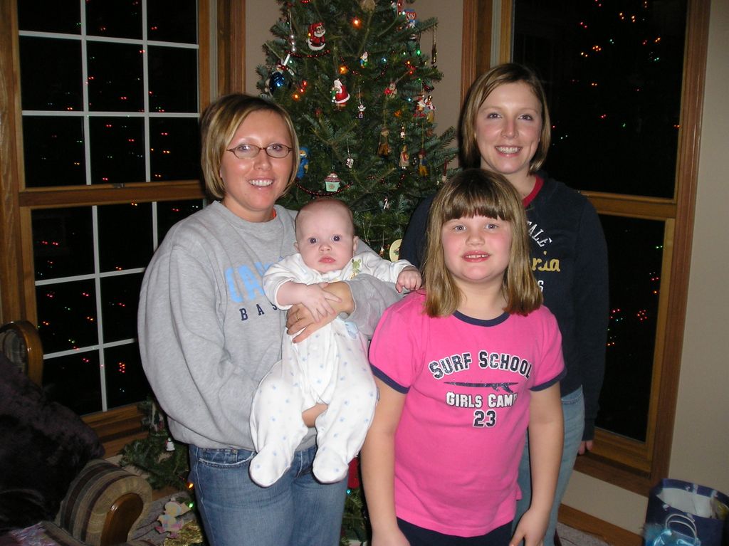 Jared Moore, Kelsey, Kaydi and Kelli on Christmas