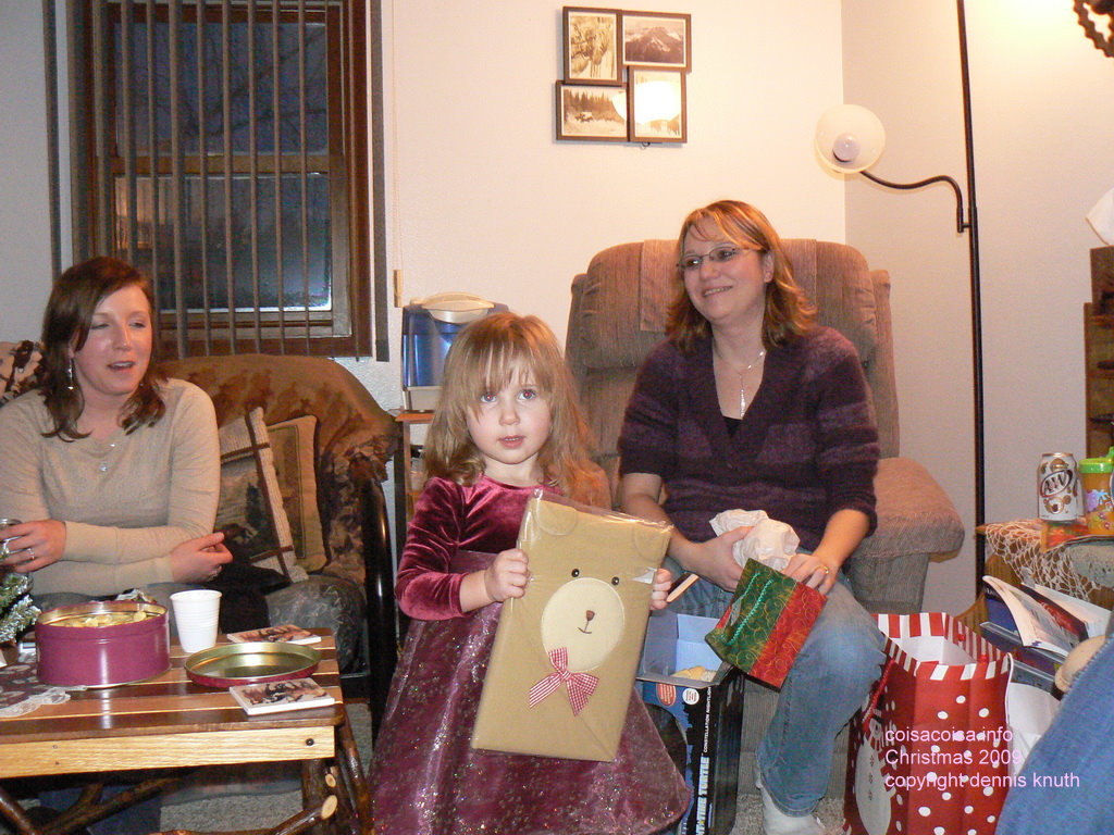 Modovi Saxes open gifts