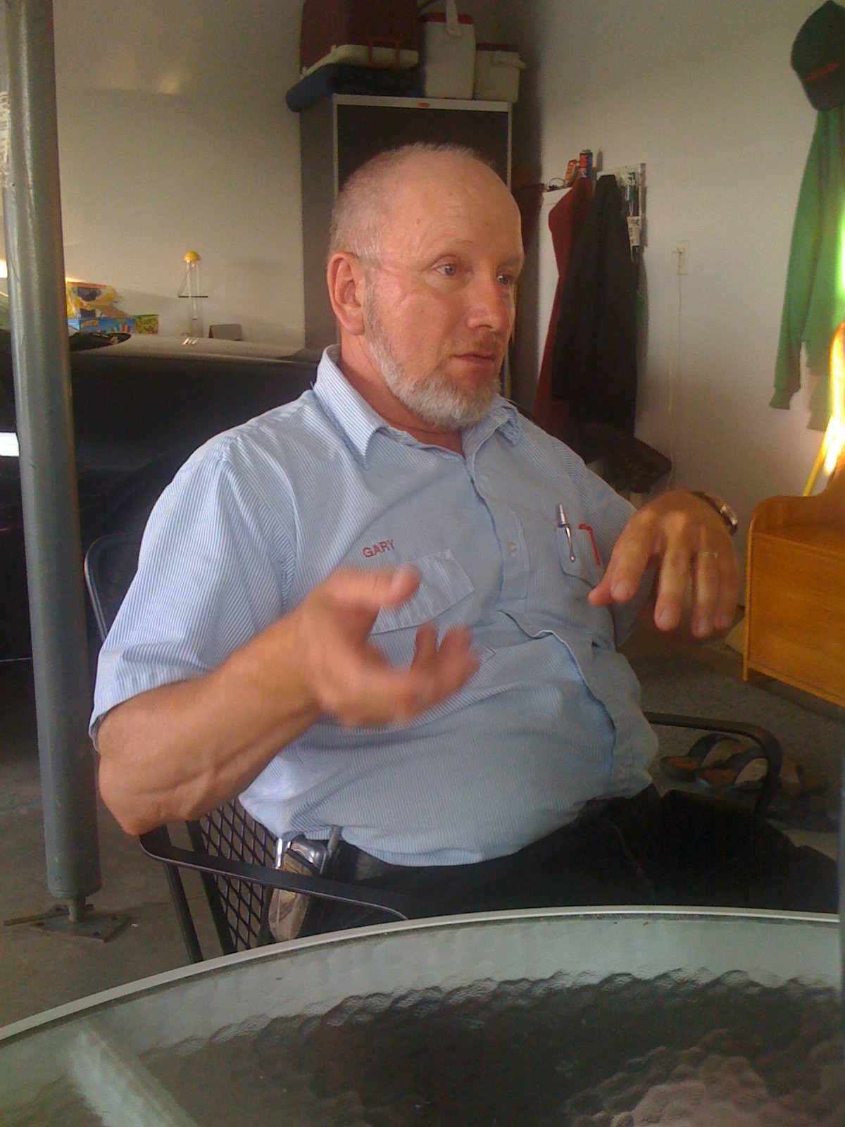 2008_07_02_gary_iphone_03_jpg.jpg (large)