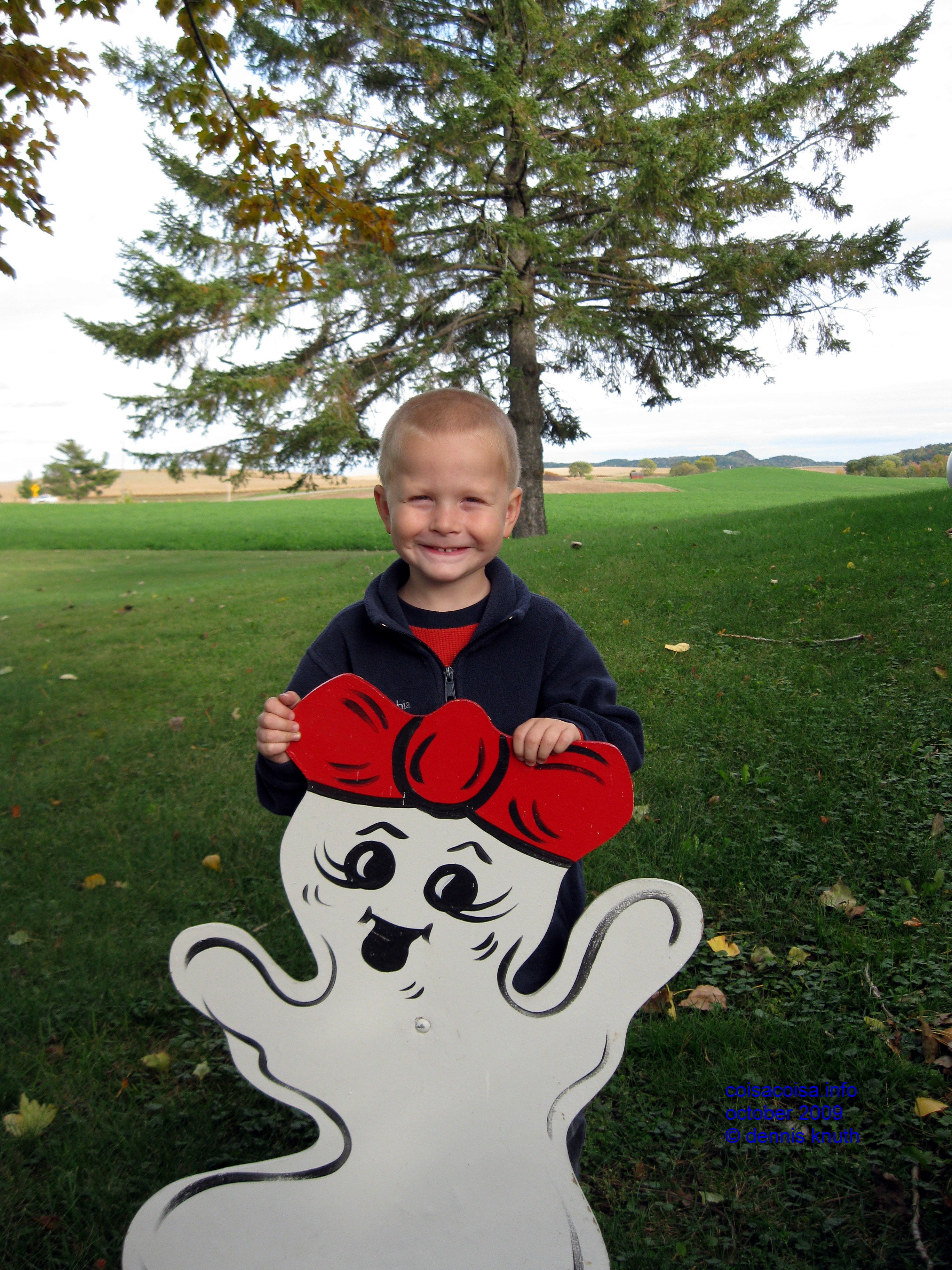 Jared with carved Mrs. Ghost