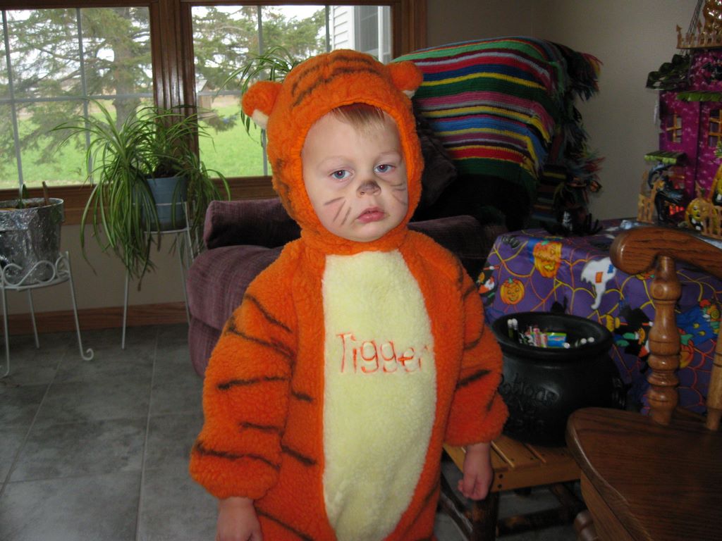Halloween Tigger 